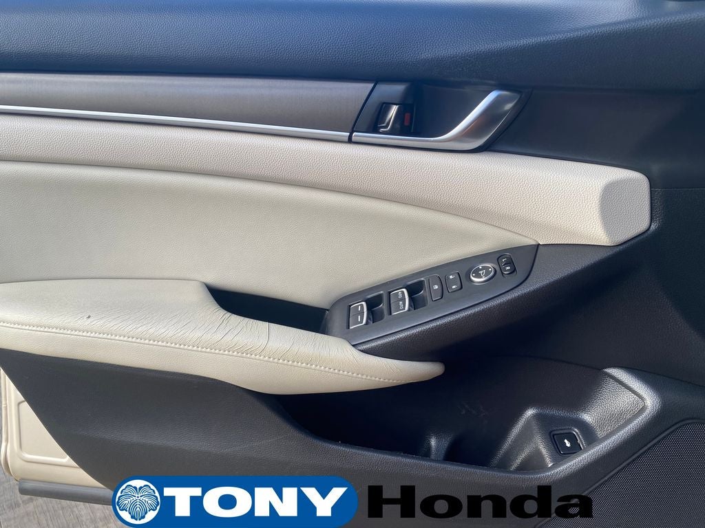 2018 Honda Accord LX - Photo 13