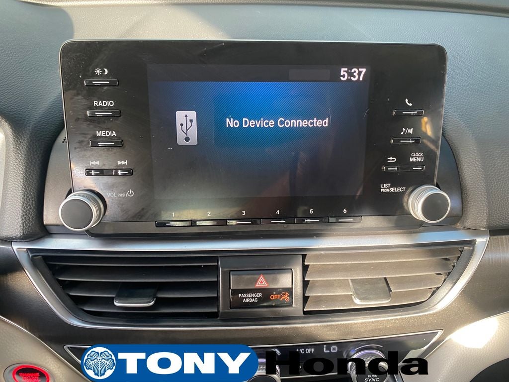 2018 Honda Accord LX - Photo 16