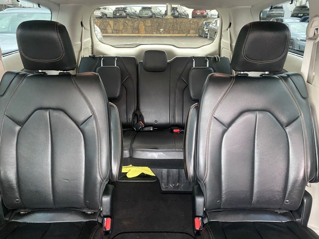 2017 Chrysler Pacifica Touring L Plus