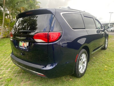 2017 Chrysler Pacifica Touring L Plus
