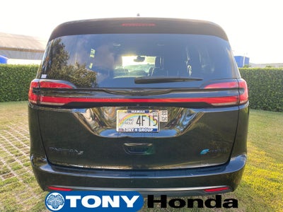 2022 Chrysler Pacifica Hybrid Touring L