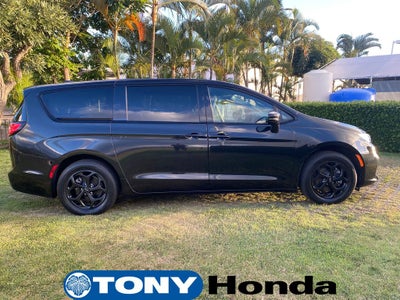 2022 Chrysler Pacifica Hybrid Touring L