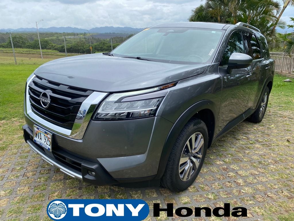 2023 Nissan Pathfinder SL