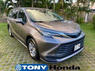 2022 Toyota Sienna LE 8 Passenger