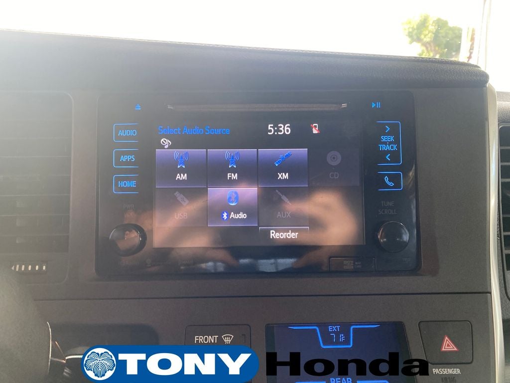 2017 Toyota Sienna SE 8 Passenger