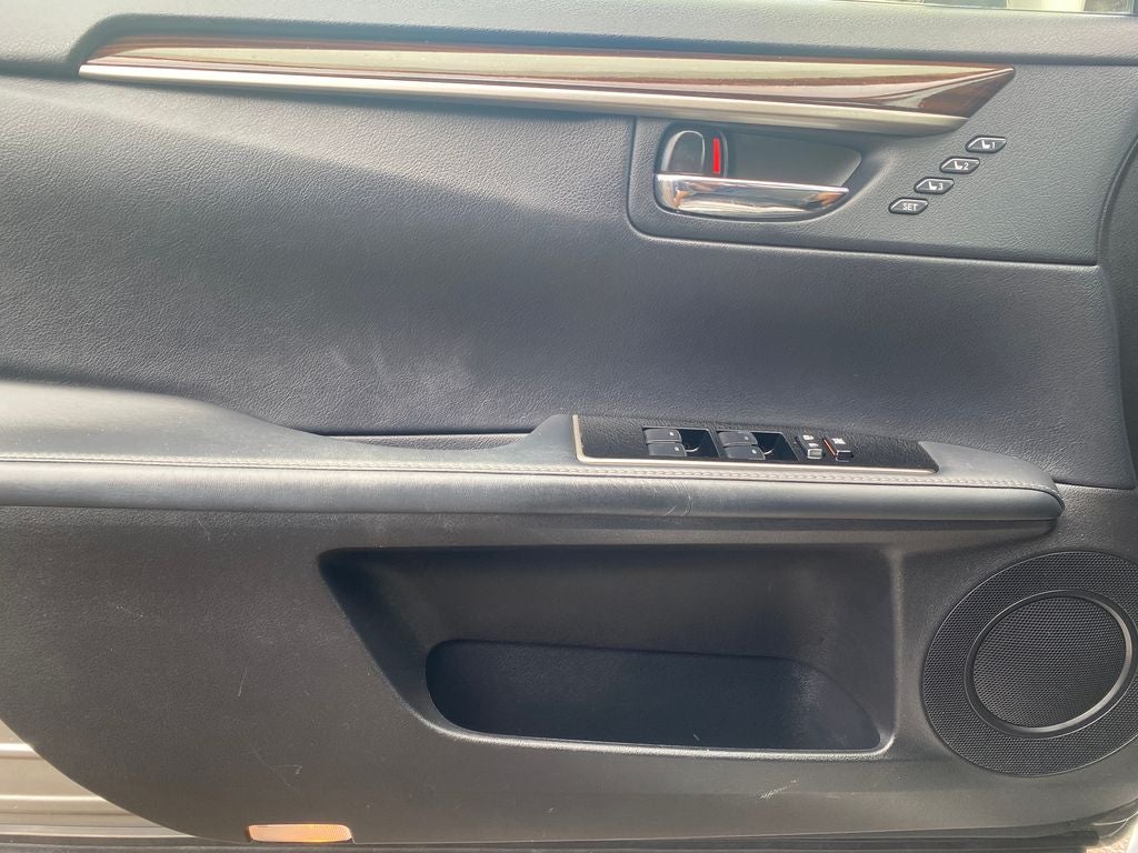 2016 Lexus ES 300h