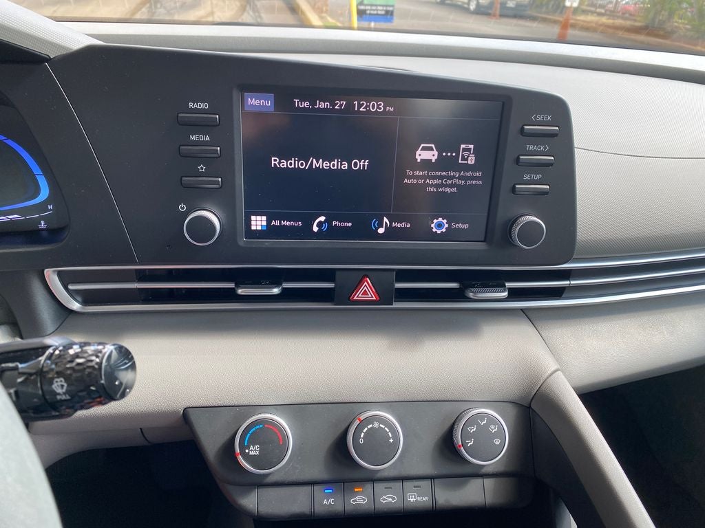 2025 Hyundai Elantra SE