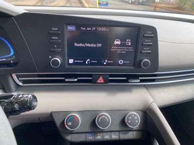 2025 Hyundai Elantra SE