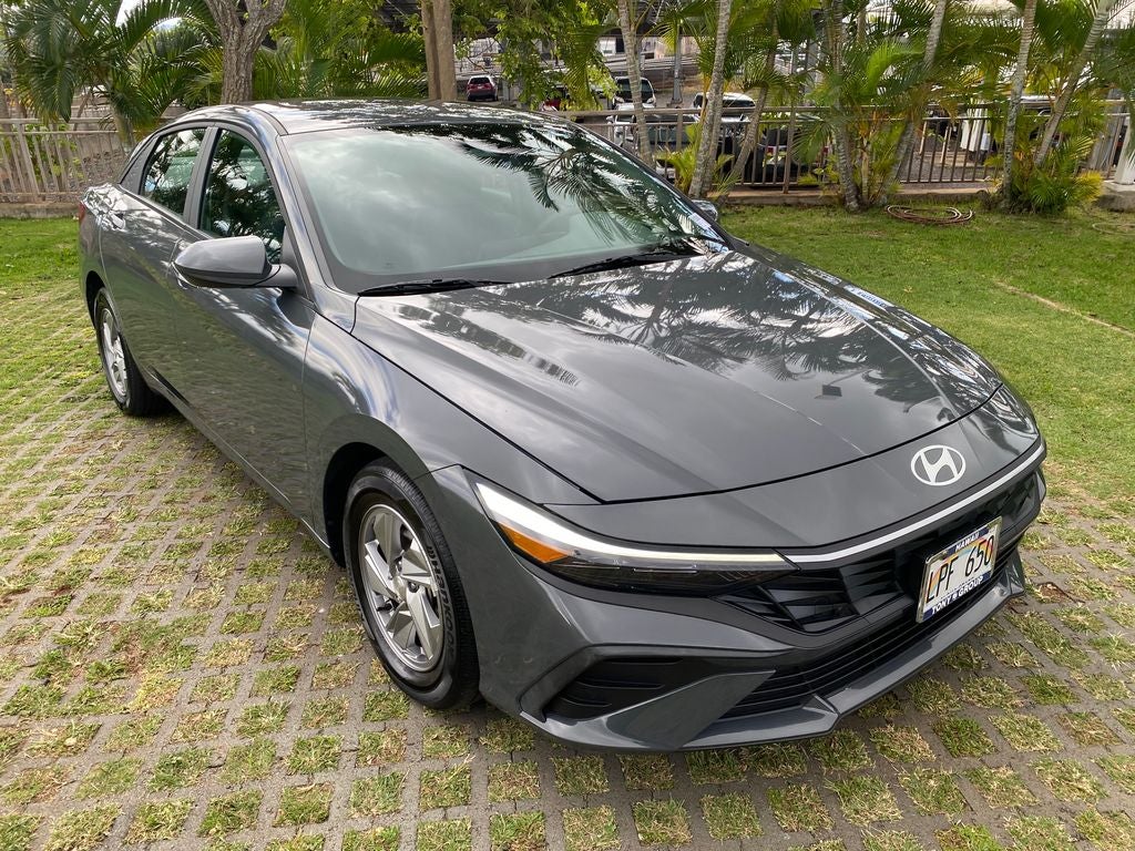2025 Hyundai Elantra SE
