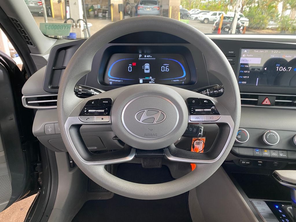 2025 Hyundai Elantra SE