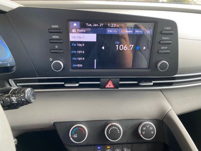 2025 Hyundai Elantra SE