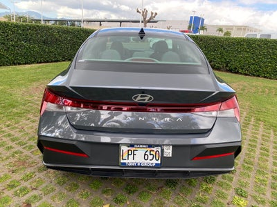 2025 Hyundai Elantra SE