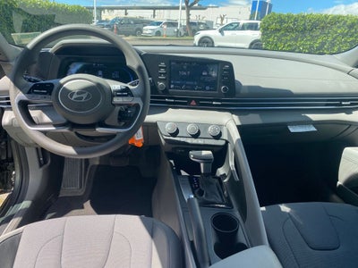 2025 Hyundai Elantra SE