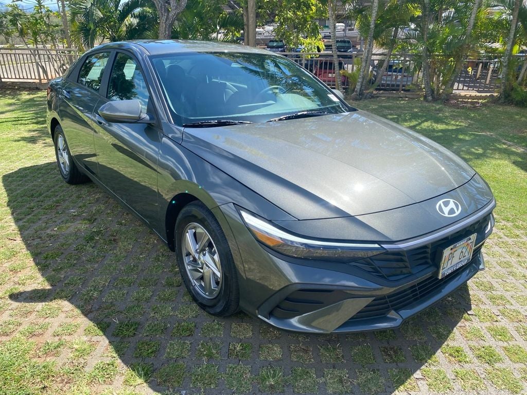2025 Hyundai Elantra SE