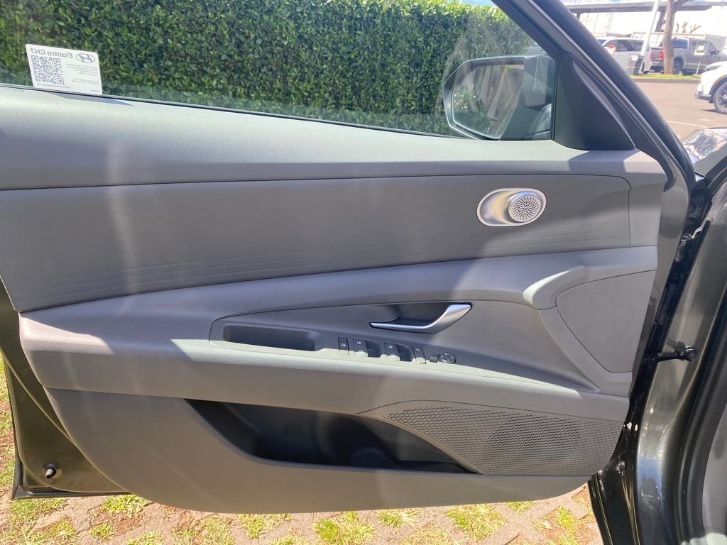 2025 Hyundai Elantra SE