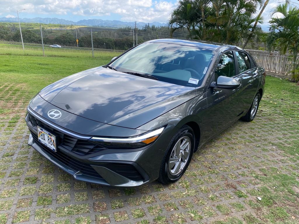 2025 Hyundai Elantra SE