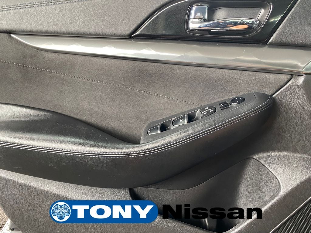2016 Nissan Maxima SR