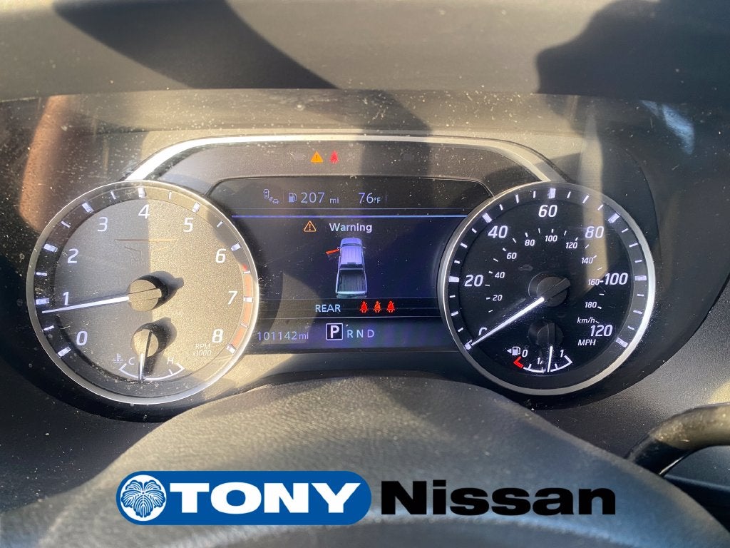 2023 Nissan Titan SV