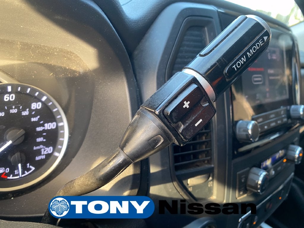 2023 Nissan Titan SV
