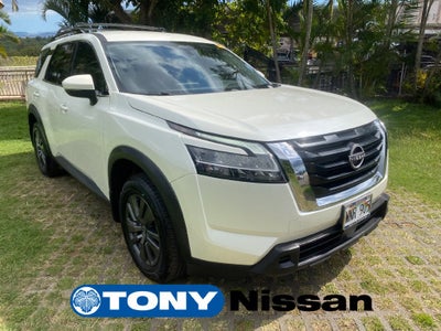 2022 Nissan Pathfinder SV