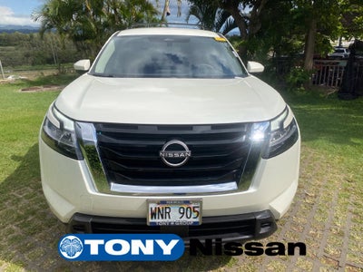 2022 Nissan Pathfinder SV