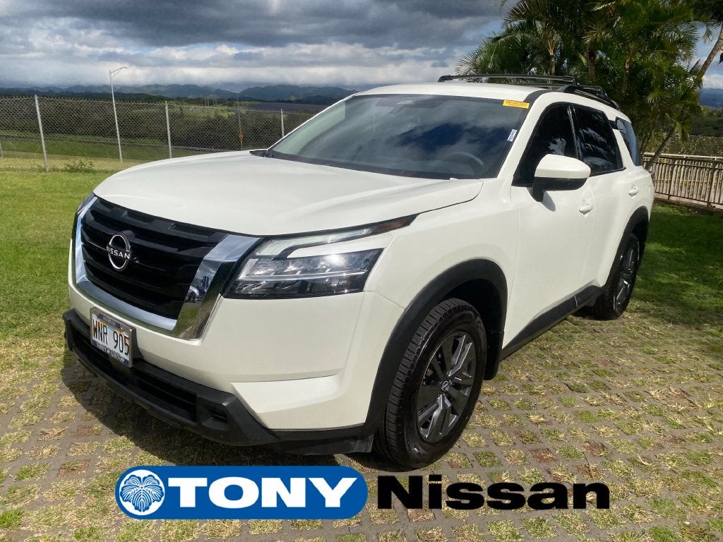 2022 Nissan Pathfinder SV
