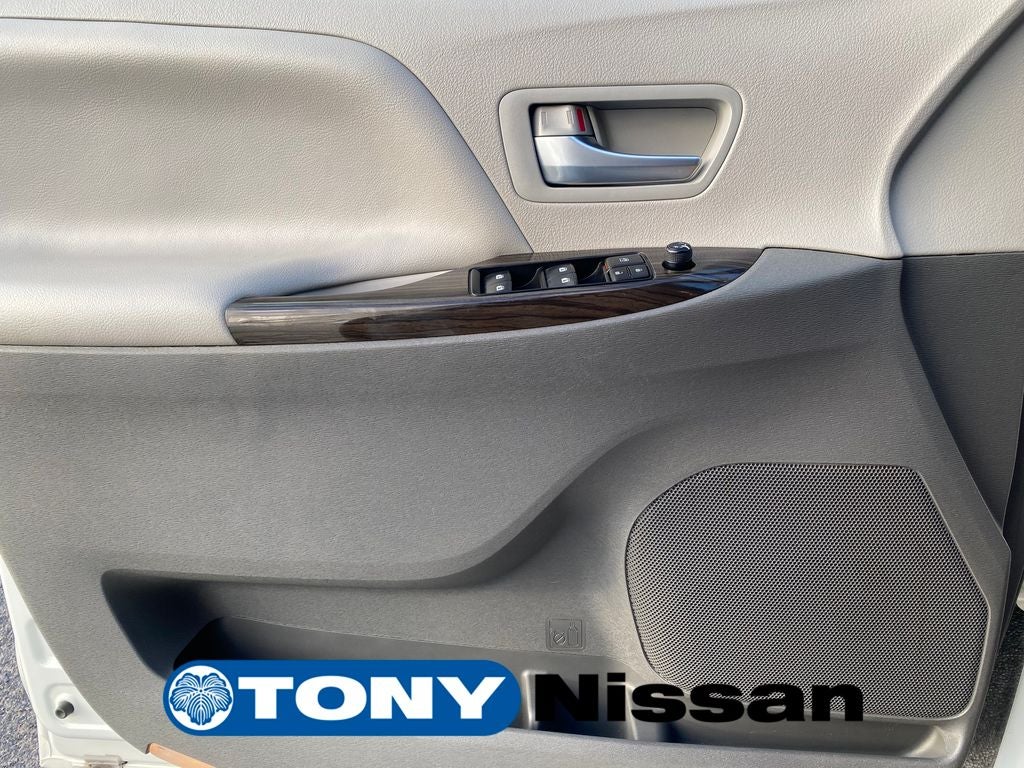 2018 Toyota Sienna XLE Premium 8 Passenger