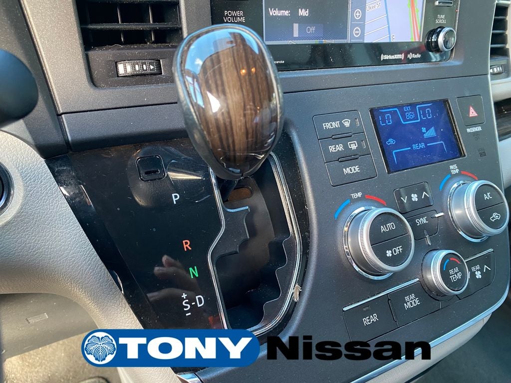 2018 Toyota Sienna XLE Premium 8 Passenger