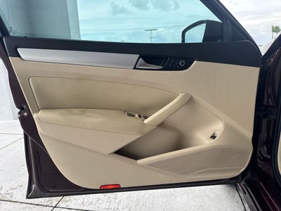 2013 Volkswagen Passat Base