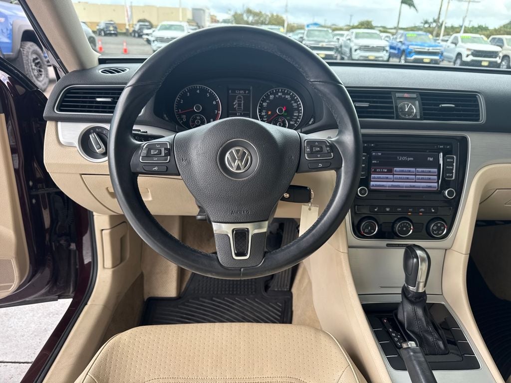 2013 Volkswagen Passat Base