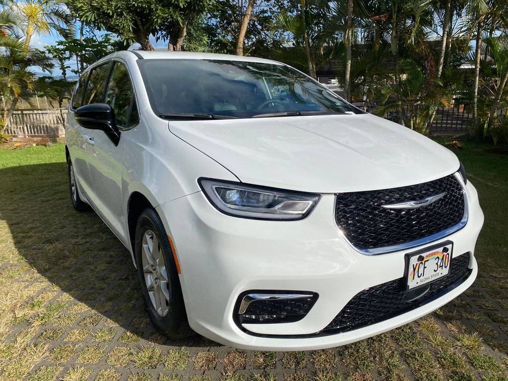 2026 Chrysler Pacifica Base