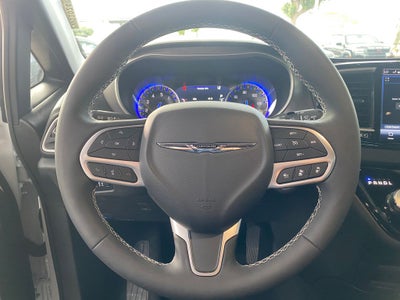 2026 Chrysler Pacifica Base