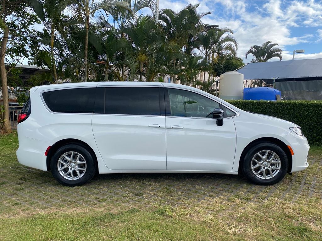 2026 Chrysler Pacifica Base