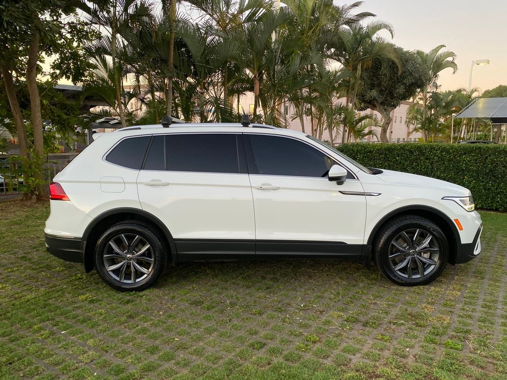 2022 Volkswagen Tiguan Base