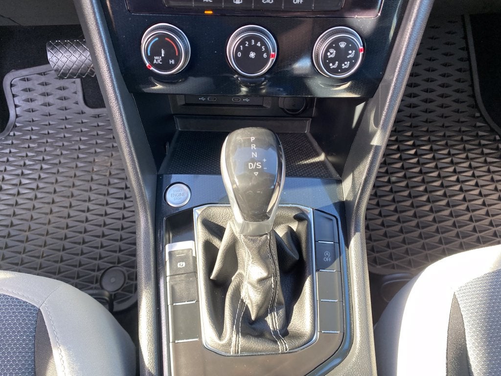 2025 Volkswagen Taos Base