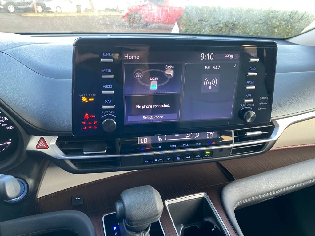 2024 Toyota Sienna Base