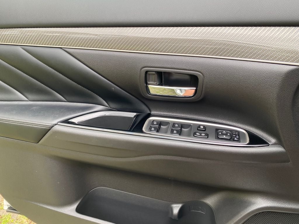 2019 Mitsubishi Outlander PHEV Base