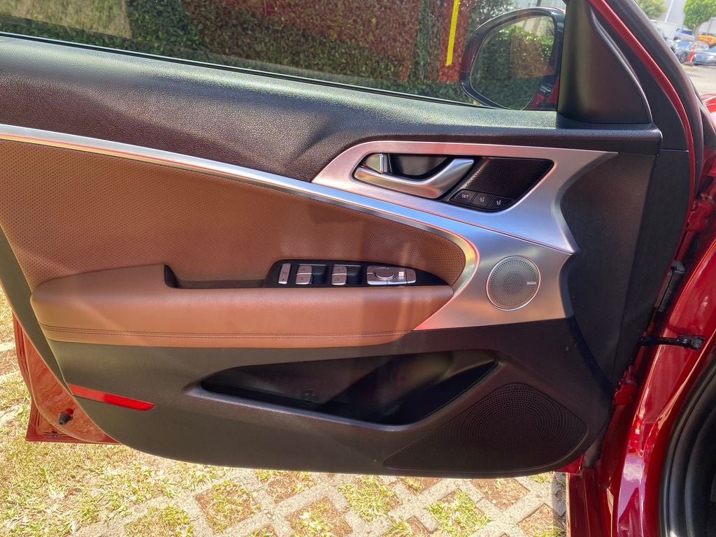 2021 Genesis G70 Base