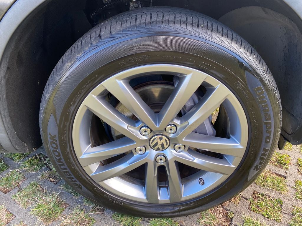 2015 Volkswagen Touareg Base
