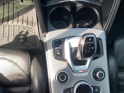 2022 Alfa Romeo Stelvio Base