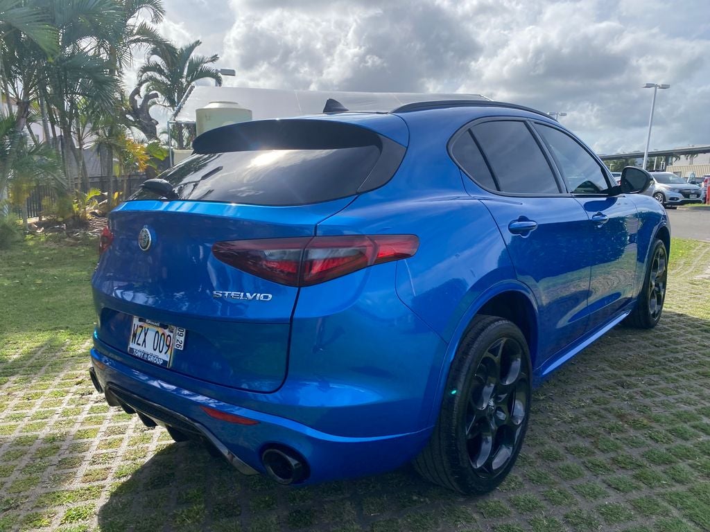 2022 Alfa Romeo Stelvio Base